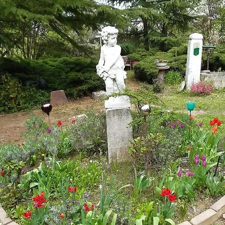 بيت ضيافة Villa-magdi Vendeghaz Révfülöp