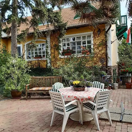 Villa-magdi Vendeghaz *