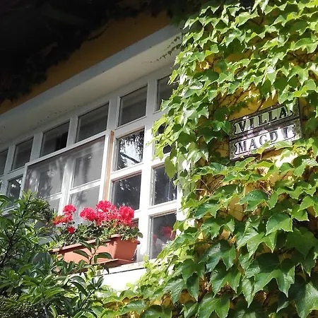 Villa-magdi Vendeghaz Guest house *
