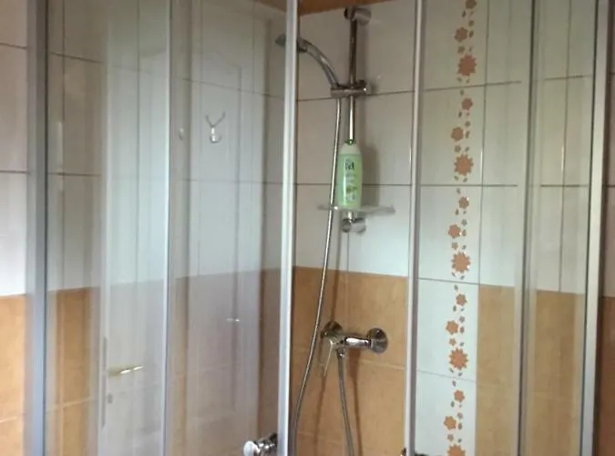 Villa-magdi Vendeghaz 4* רבפולופ